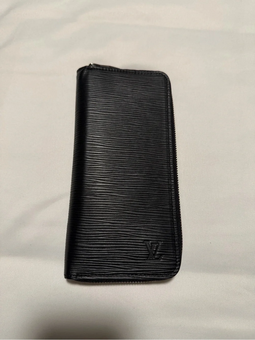 Louis Vuitton EPI leather zip wallet